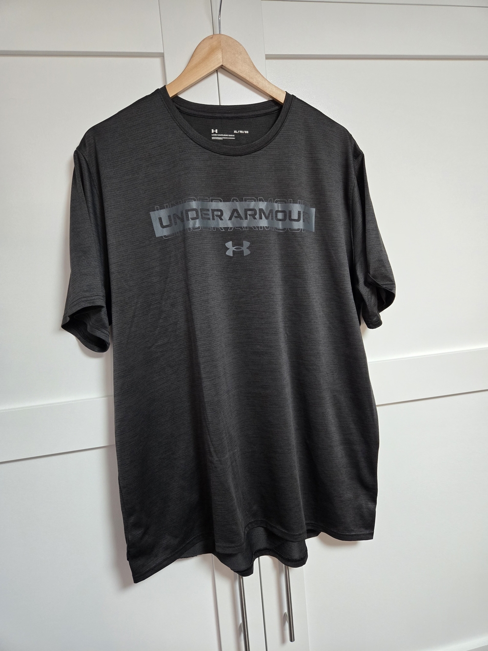 Under Armour Men’s Dark Gray Performance Short-Sleeve Tee (XL)